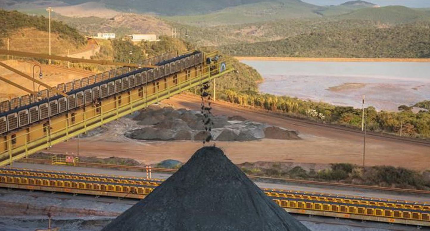 Segundo os dados da indústria da mineração, o saldo entre exportação e importação de minérios correspondeu a 45,5% do saldo comercial do Brasil no período.