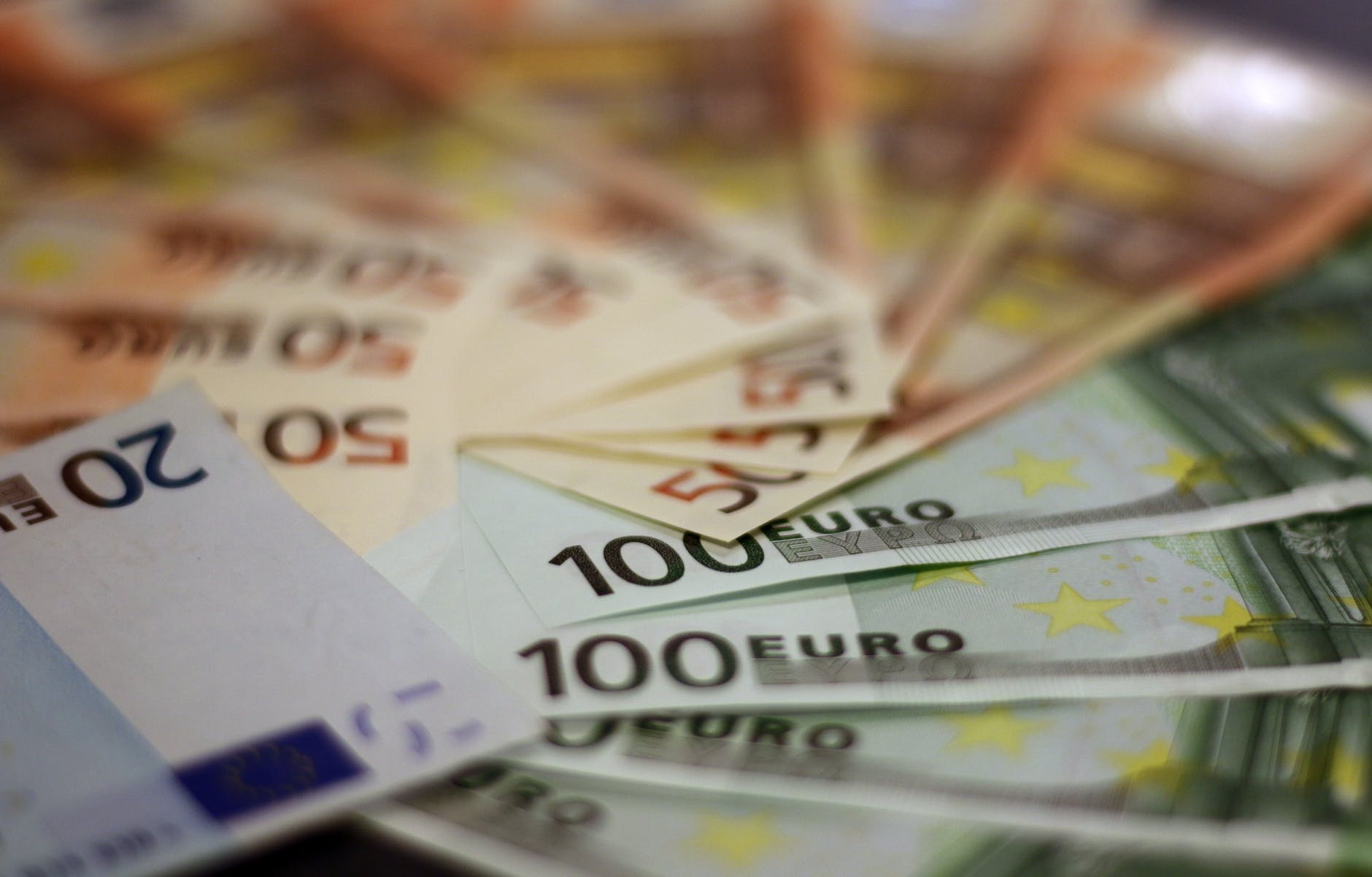 A possibilidade de se lançar um euro digital é discutida pelos países que utilizam a moeda