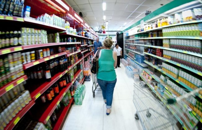O Índice de Preços ao Consumidor Semanal (IPC-S) ganhou força na primeira quadrissemana de outubro, diz Fundação Getulio Vargas (FGV)