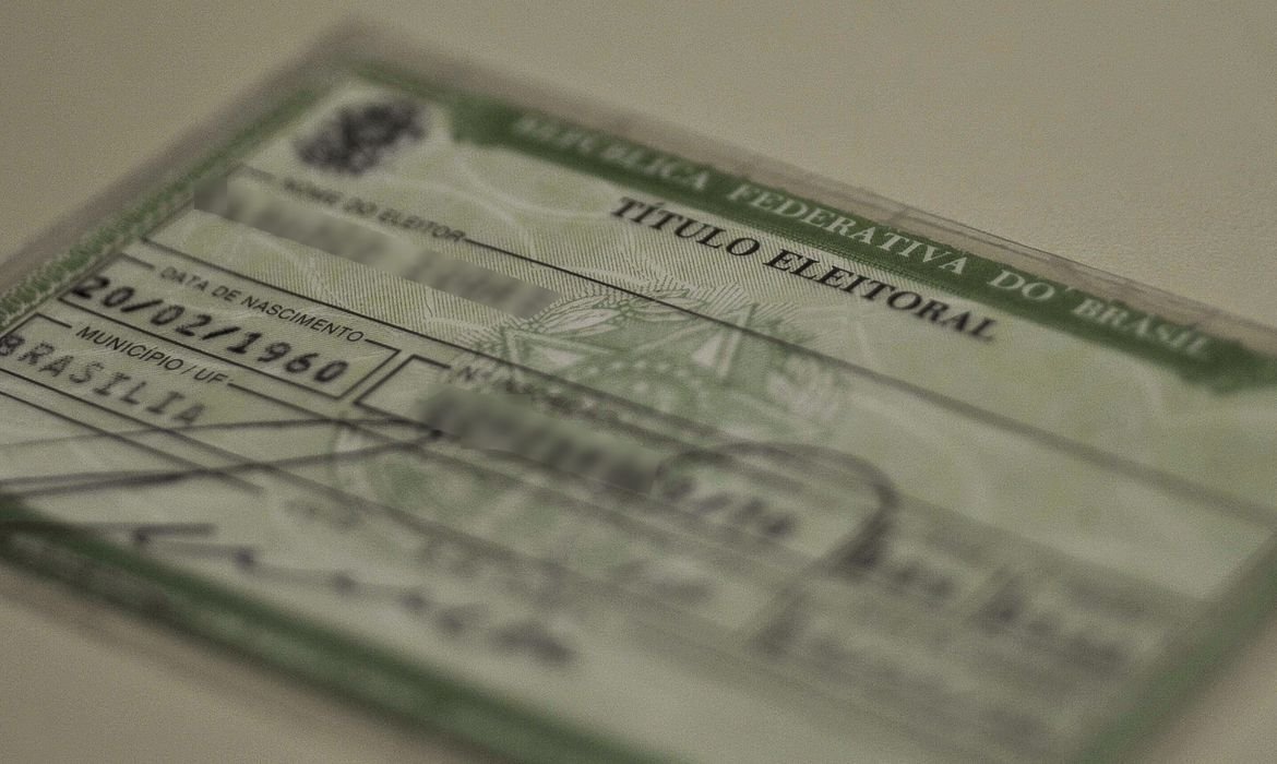 Agora, as pessoas precisarão apenas de um documento oficial com foto, não mais o título de eleitor junto