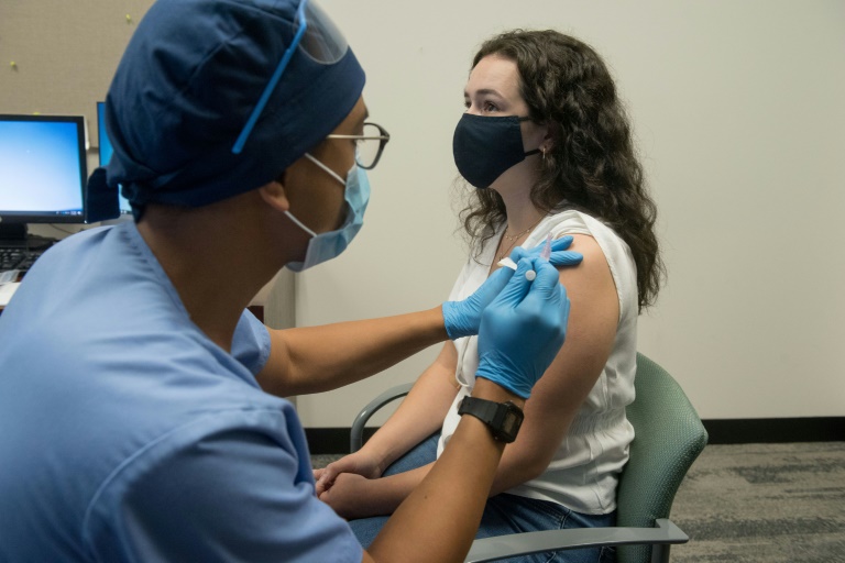 Voluntários participam do teste da vacina contra a covid-19 da farmacêutica Moderna em Detroit, Michigan, Estados Unidos, em 5 de agosto de 2020