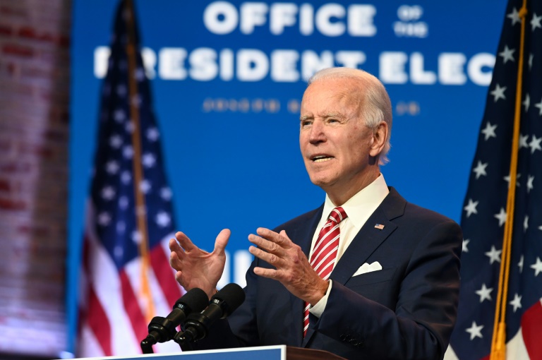 O presidente eleito dos Estados Unidos, Joe Biden, dirige-se a jornalistas durante coletiva de imprensa em Wilmington, Delaware, 16 de novembro de 2020