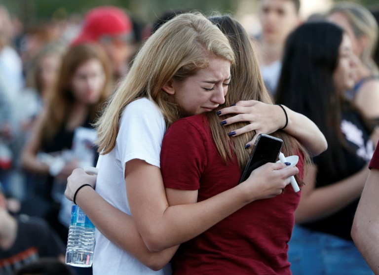 Em 15 de fevereiro de 2018, um dia após o tiroteio em uma escola de Parkland, Flórida, os sobreviventes recordaram as vítimas em uma vigília