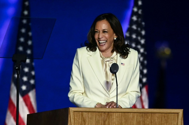 Sua eleição, que traz energia e diversidade para o futuro governo do presidente eleito Joe Biden, levantou uma onda de entusiasmo entre as mulheres