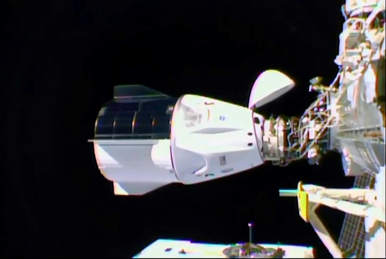 A cápsula Dragon da SpaceX se acopla à Estação Espacial Internacional em 17 de novembro de 2020