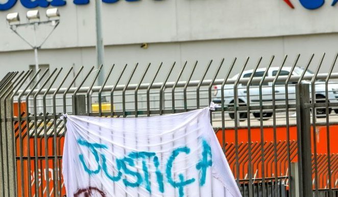 A ação, ajuizada na Vara de Tutelas Coletivas da capital gaúcha, cobra indenização de R$ 200 milhões da rede de supermercados por danos morais coletivos
