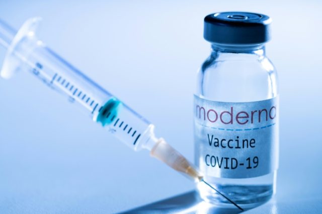 A eficácia da vacina da Moderna contra a covid-19 é semelhante a produzida pela Pfizer, atualmente em distribuição nos Estados Unidos