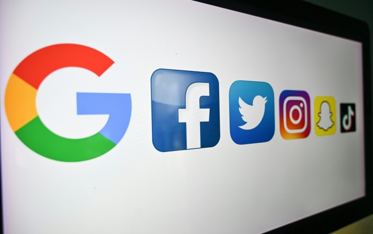 Logos de Google, Facebook, Twitter, Instagram, Snapchat e TikTok