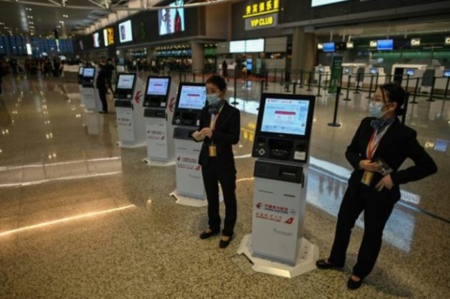 china suspende voos com reino unido
