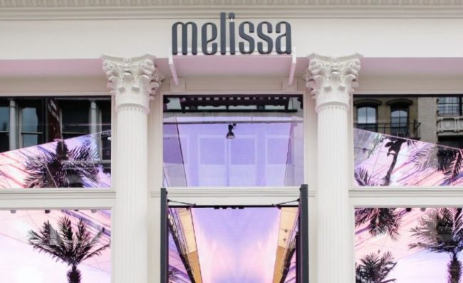 A marca Melissa vai ganhar uma loja própria em Los Angeles