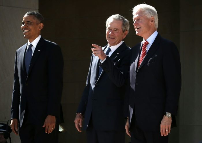(Arquivo) Barack Obama, George W. Bush e Bill Clinton, em 25 de abril de 2013, em Dallas, Texas