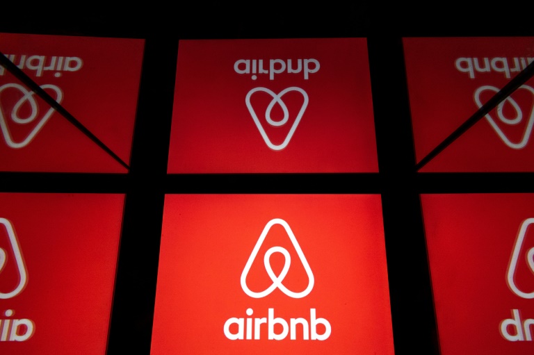 Chegou a hora da estreia na bolsa da plataforma de hospedagens Airbnb, que anunciou nesta terça-feira (1) sua meta de arrecadar até US$ 2,6 bilhões
