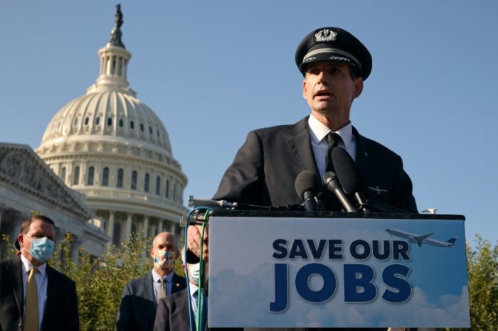 Protesto de funcionários das companhias aéreas, do lado de fora do Capitólio em Washington, em 22 de setembro de 2020