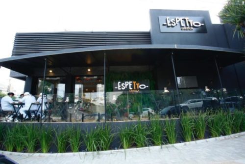A companhia abriga a rede de restaurantes Espetto Carioca