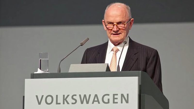 Membro da família Porsche, Ferdinand Piëch comandou a Volkswagen de 1993 a 2015 e tentou comprar a Tesla pouco antes de sua saída da montadora alemã