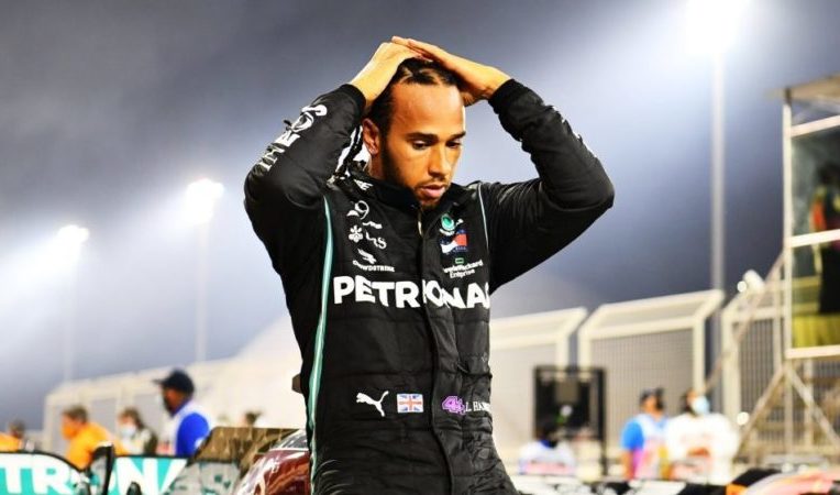 Hamilton fará novos testes para participar da última corrida da temporada, prevista para o dia 13