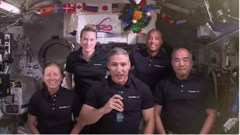 A verdade é que a empresa de Elon Musk e a NASA conseguiram fazer história, com a primeira missão oficial tripulada da Crew Dragon.