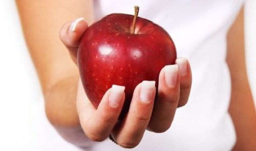 Comer uma variedade de alimentos é uma marca registrada da alimentação saudável, mas realmente vale a pena comer maçãs todos os dias.Comer uma variedade de alimentos é uma marca registrada da alimentação saudável, mas realmente vale a pena comer maçãs todos os dias.