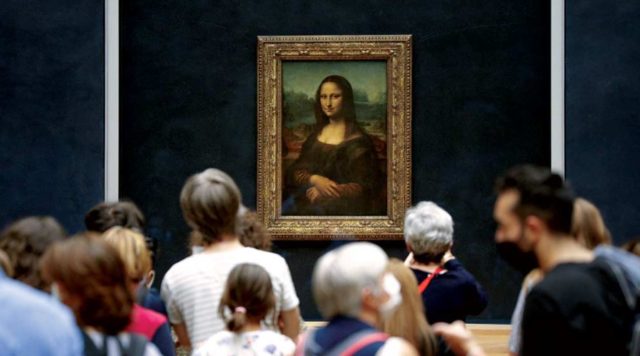 Um dos quadros mais conhecidos da humanidade, Mona Lisa está no museu do Louvre, em Paris