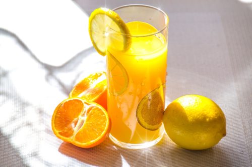 A vitamina C é um antioxidante importante para a saúde imunológica. Ele age ajudando seu corpo a se curar e a combater infecções