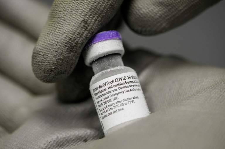 Frasco da vacina Pfizer-BioNTech contra a covid-19