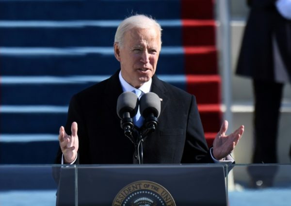 As principais bolsas mundiais fecharam em alta nesta quarta-feira com a posse de Joe Biden como presidente dos Estados Unidos, impulsionadas em parte pelas medidas de estímulos propostas pelo novo presidente para enfrentar a pandemia