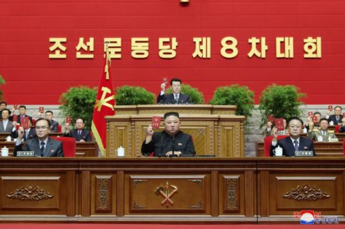 O líder norte-coreano, Kim Jong Un, prometeu reforçar o arsenal nuclear de seu país, em discurso de encerramento do congresso do partido no poder