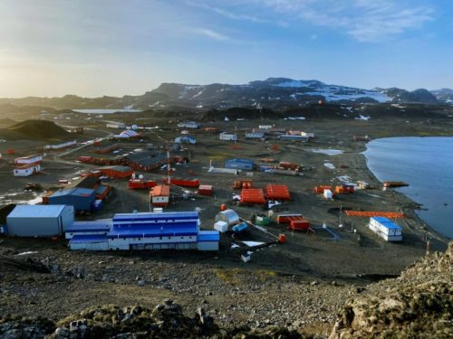 (Arquivo) Base chilena Eduardo Frei, na ilha do Rei George, 10 de maio de 2020, na Antártida