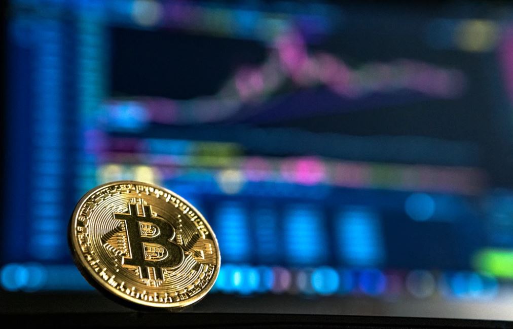 A notícia surge uma semana depois de o valor da Bitcoin ter alcançado um novo recorde e o mercado das criptomoedas valer mais que um bilhão de dólares.