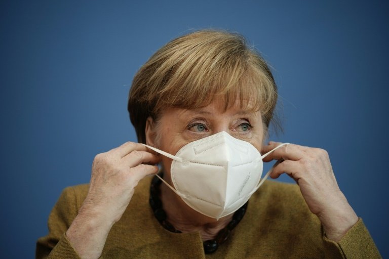 A Alemanha está disposta a ajudar a Rússia, apesar das tensões atuais, a desenvolver sua vacina Sputnik V contra a covid-19, declarou nesta quinta-feira (21) a chanceler Angela Merkel