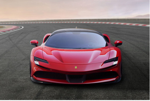 O Purosangue será o primeiro modelo com quatro porta da Ferrari e deve chegar ao mercado no ano que vem; os protótipos são mantidos em segredo pela marca