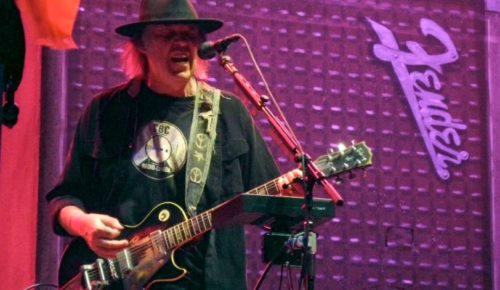 O acordo de venda de parte das músicas de Neil Young foi feito com a empresa de investimentos britânica Hipgnosis e inclui 1.180 canções