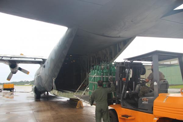 Ministério da Saúde informou que o avião, que estava no Recife, seria enviado a Campinas para carregar cilindros de oxigênio para Manaus