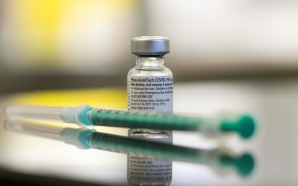 A vacina da Johnson & Johnson, batizada de Janssen, teve eficácia média de cerca de 66% contra as versões moderadas e graves