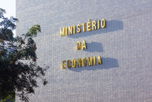 Fachada de um dos prédios do Ministério da Economia, em Brasília