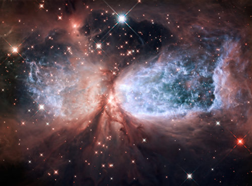 O Hubble explora o universo 24 horas por dia, 7 dias por semana. Isso significa que ele observou alguma maravilha cósmica fascinante todos os dias do ano