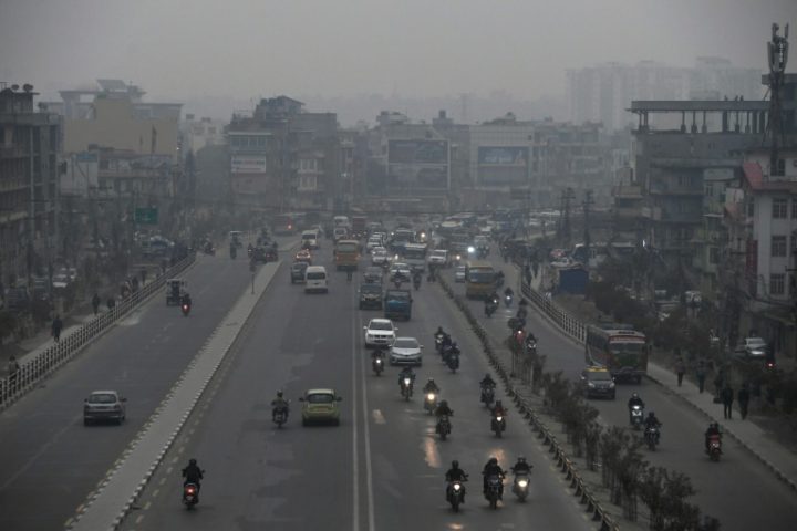 nepal fecha escola por poluição