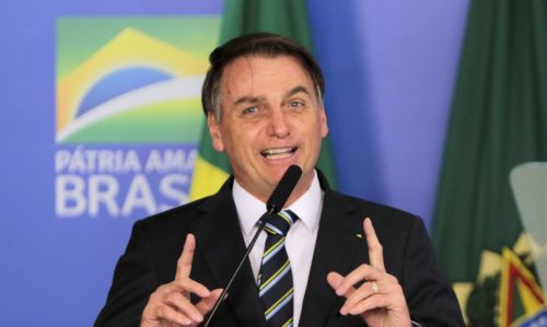 Durante participação virtual em reunião da Frente Parlamentar Mista das Micro e Pequenas Empresas, Bolsonaro citou a possibilidade de invasões