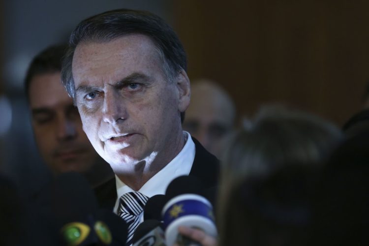 Bolsonaro altera seis ministros