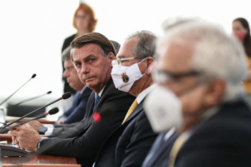 No dia 18 de fevereiro, Bolsonaro mostrou insatisfação com a política de preços da Petrobras; no dia seguinte anunciou a demissão do presidente da estatal e as ações da petrolífera desabaram