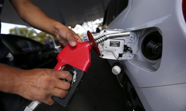 Até chegar ao consumidor final, o combustível sofre acréscimos relativos a impostos