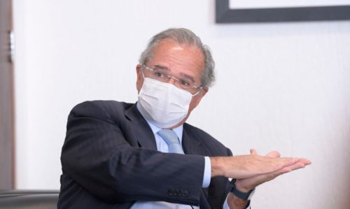 Paulo Guedes reconheceu que a decisão teve impactos econômicos ruins e disse ter deixado clara sua posição em conversas com Bolsonaro.