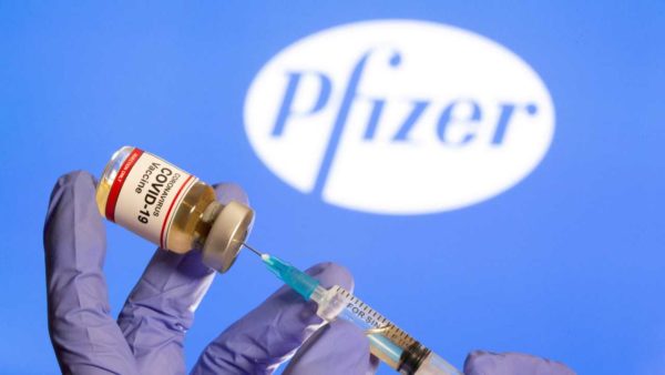 Algumas pessoas perguntam se é possível atrasar a segunda dose das vacinas Pfizer e Moderna para permitir que mais pessoas sejam vacinadas mais rapidamente. 