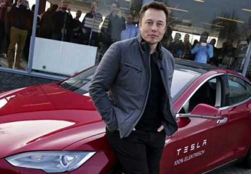 A fortuna aumentou US$ 25,1 bilhões apenas nesta terça-feira (9), com a supervalorização das ações da Tesla, sua empresa de carros elétricos.