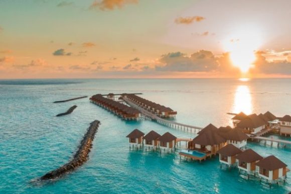 Famosa pelo cenário paradisíaco, a Maldivas quer impulsionar o turismo nesta pandemia da covid-19 vacina