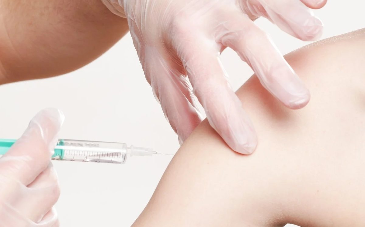 Mulheres são mais vulneráveis a coágulos decorrentes de vacinas