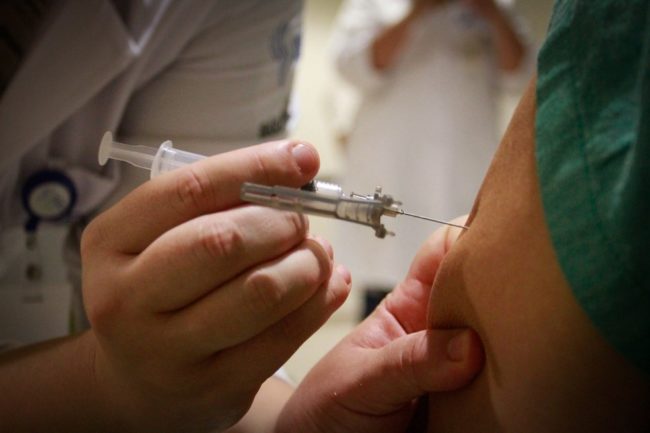 A Secretaria Municipal da Saúde (SMS) estima que 112.010 pessoas nessa faixa etária sejam vacinadas