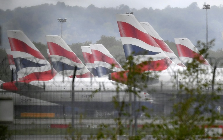 A British Airways foi uma das primeiras empresas britânicas a demitir seus funcionários e recontratá-los com salários mais baixos