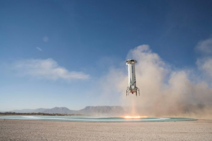 O foguete New Shepard pousa no Texas durante teste em dezembro de 2017