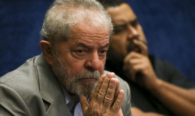 Na corrida pelo primeiro turno, Lula aparece com 41% das intenções de voto no primeiro turno, contra 23% do atual presidente, Jair Bolsonaro